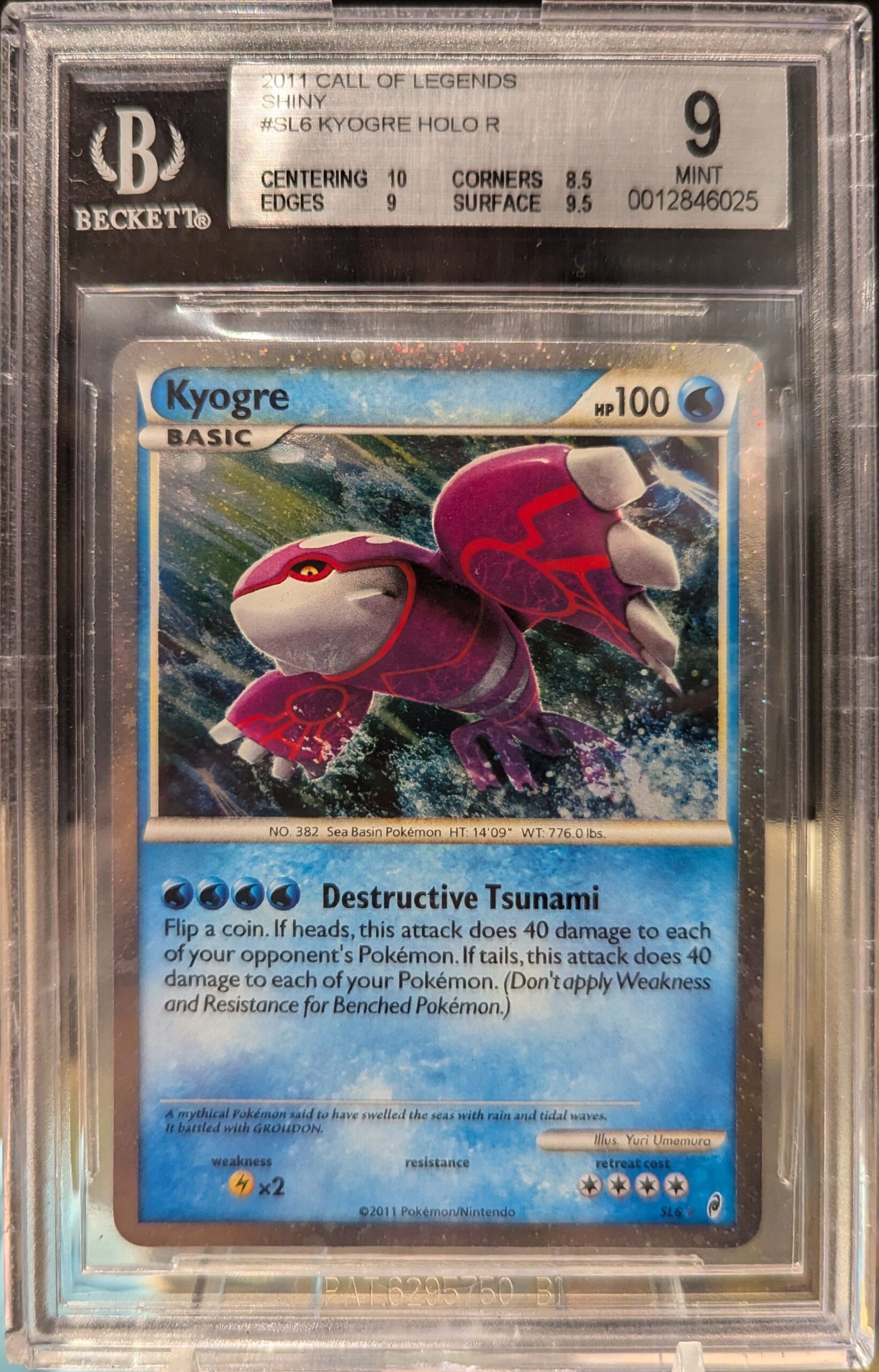 Pokemon TCG Graded Card: 2011 Kyogre English Beckett 9