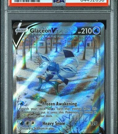 Pokemon TCG Graded Card: 2021 Glaceon V English #175 PSA 10